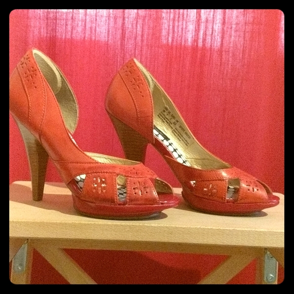 Red peep heels - Picture 1 of 8
